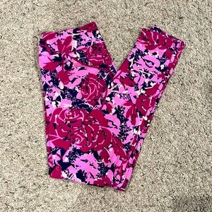 NWOT OS rose patterned lularoe leggings